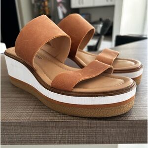 Lucky Brand tan wedge sandals size 7m